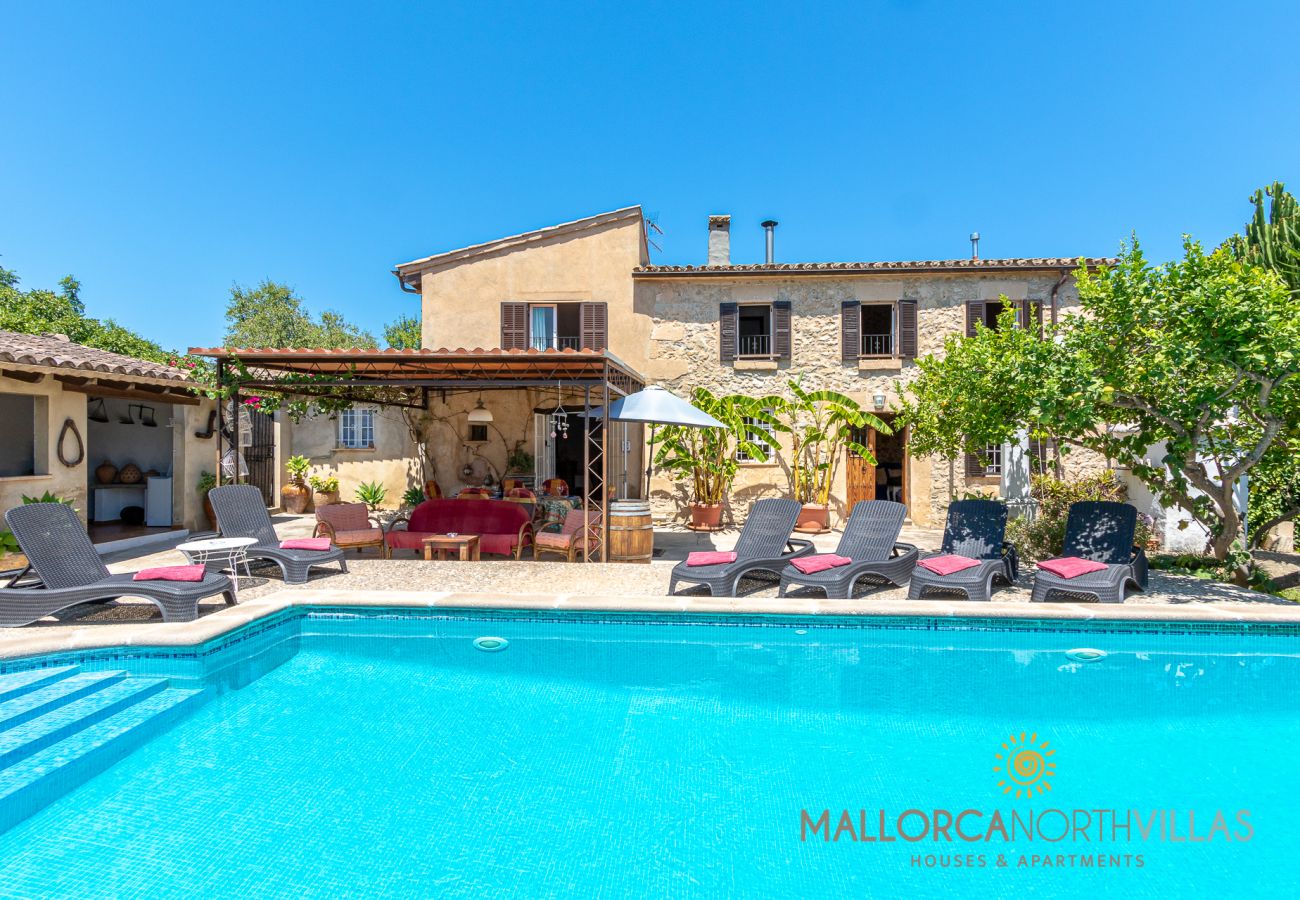 Villa en Pollensa - Ca na Pereta: Encanto Tradicional con Piscina Priv
