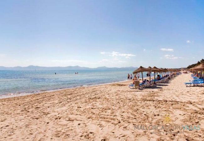 Villa en Platja de Muro - Villa Mediterranean: Moderno Refugio Familiar a Pa Villa en Platja de Muro - Villa Mediterranean: Moderno Refugio Familiar a Pa