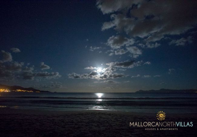 Villa en Platja de Muro - Villa Mediterranean: Moderno Refugio Familiar a Pa Villa en Platja de Muro - Villa Mediterranean: Moderno Refugio Familiar a Pa