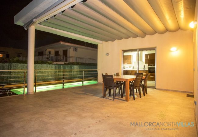 Villa en Platja de Muro - Villa Mediterranean: Moderno Refugio Familiar a Pa Villa en Platja de Muro - Villa Mediterranean: Moderno Refugio Familiar a Pa