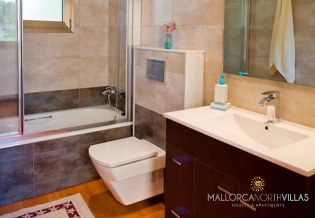 Villa en Platja de Muro - Villa Mediterranean: Moderno Refugio Familiar a Pa Villa en Platja de Muro - Villa Mediterranean: Moderno Refugio Familiar a Pa