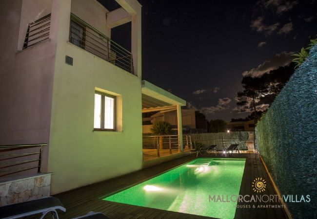 Villa en Platja de Muro - Villa Mediterranean: Moderno Refugio Familiar a Pa Villa en Platja de Muro - Villa Mediterranean: Moderno Refugio Familiar a Pa