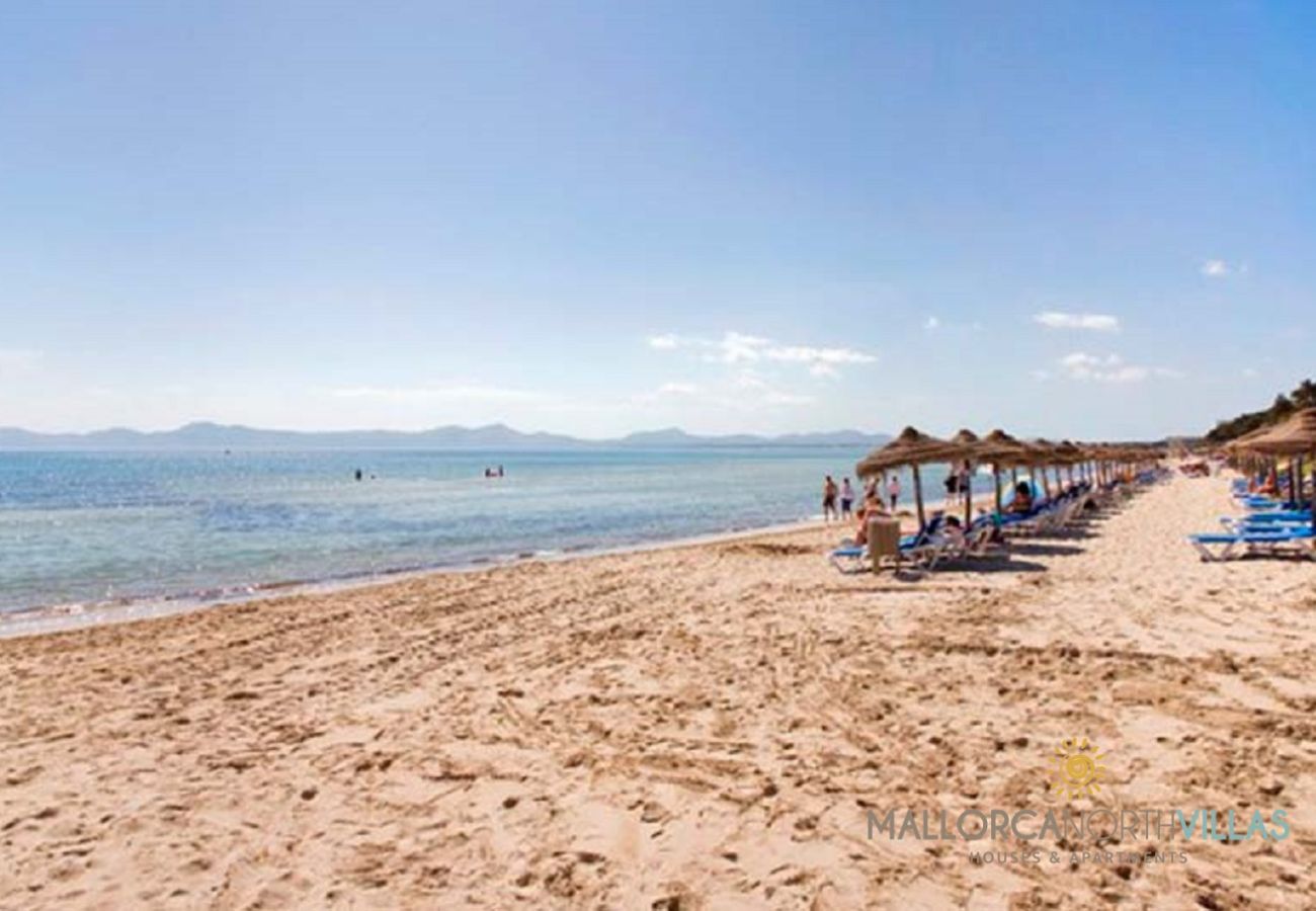 Villa en Platja de Muro - Villa Mediterranean: Moderno Refugio Familiar a Pa Villa en Platja de Muro - Villa Mediterranean: Moderno Refugio Familiar a Pa