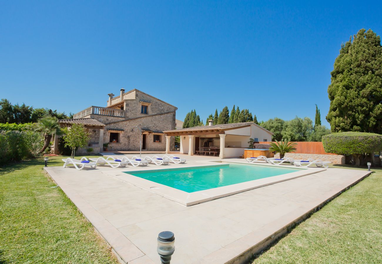 Finca Fassade, privater Pool und Jacuzzi Fassade, Pool und Jacuzzi