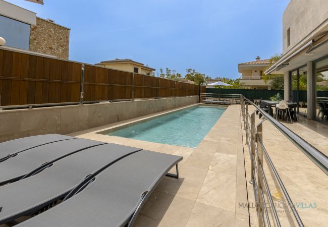 Villa in Playa de Muro - Villa Iola: Moderna Casa en Platja de Muro Villa in Playa de Muro - Villa Iola: Moderna Casa en Platja de Muro