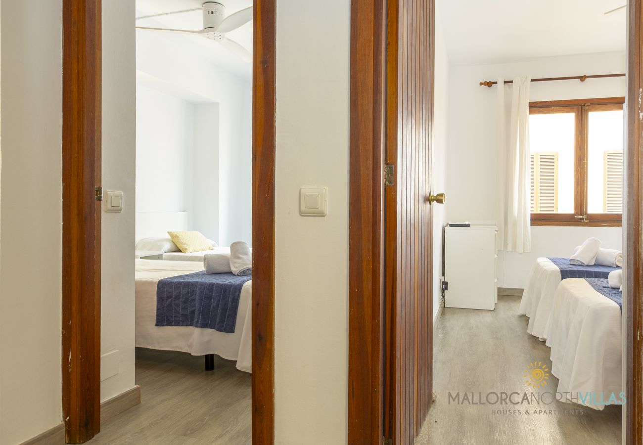 Flur zu den Schlafzimmern Flur mit Zugang zu Doppel- und Twin-Schlafzimmer