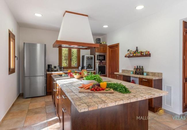 Villa in Felanitx - Finca es Foners: Lujoso Refugio en la Montaña Villa in Felanitx - Finca es Foners: Lujoso Refugio en la Montaña