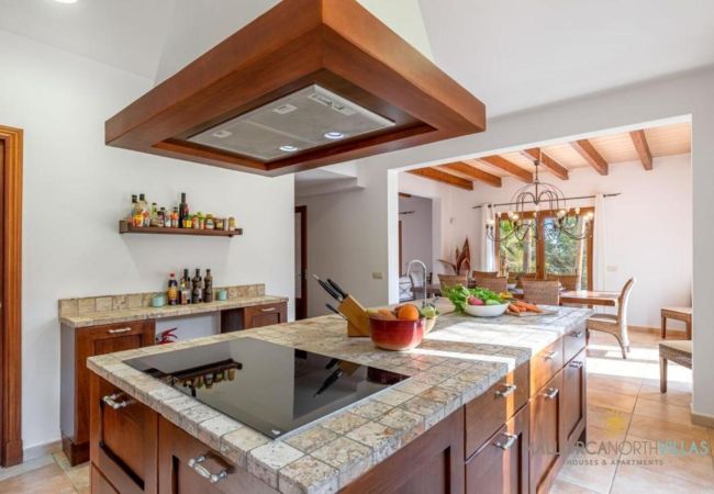 Villa in Felanitx - Finca es Foners: Lujoso Refugio en la Montaña Villa in Felanitx - Finca es Foners: Lujoso Refugio en la Montaña