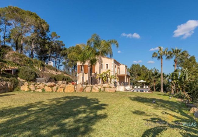 Villa in Felanitx - Finca es Foners: Lujoso Refugio en la Montaña Villa in Felanitx - Finca es Foners: Lujoso Refugio en la Montaña