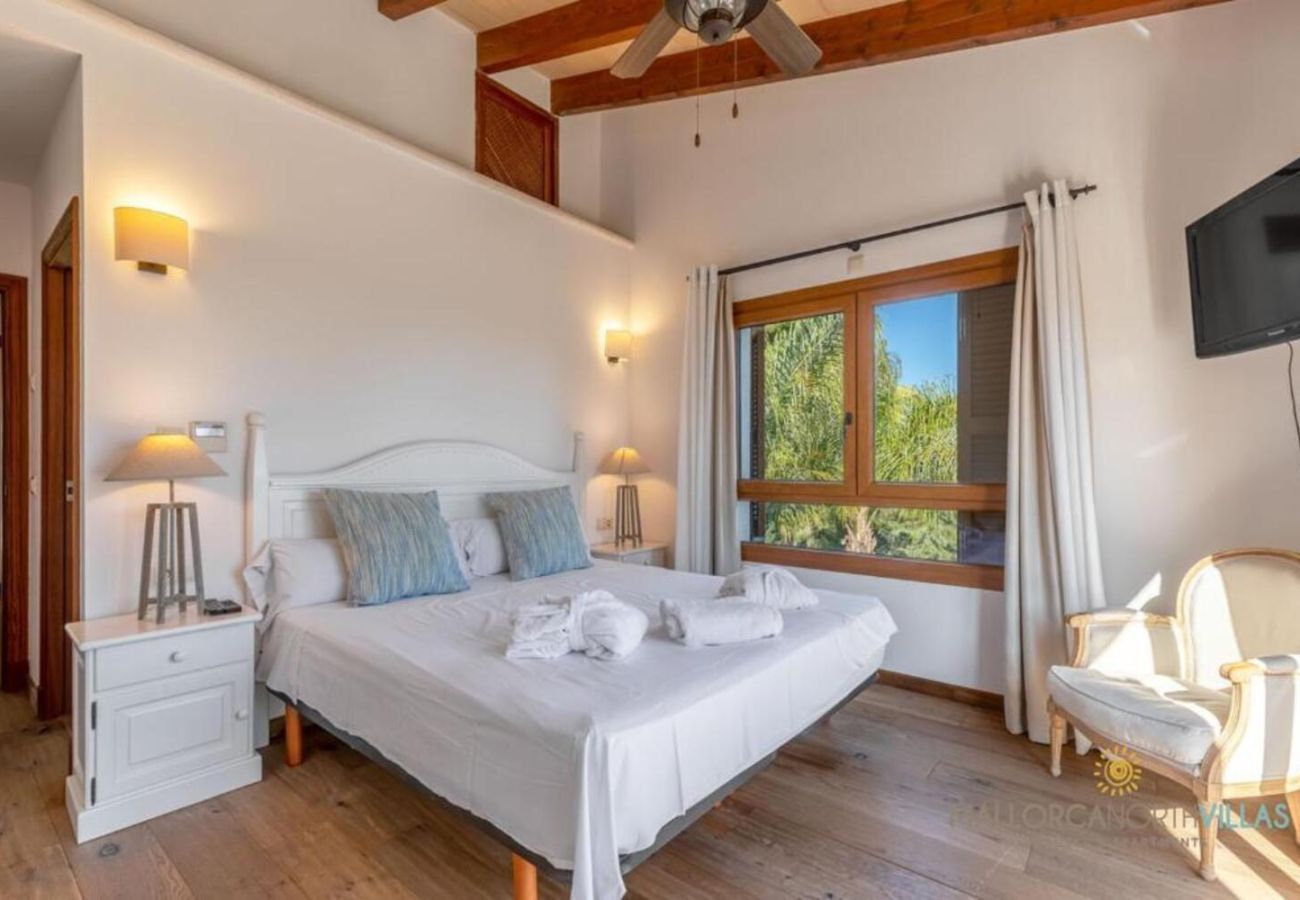 Villa in Felanitx - Finca es Foners: Lujoso Refugio en la Montaña Villa in Felanitx - Finca es Foners: Lujoso Refugio en la Montaña