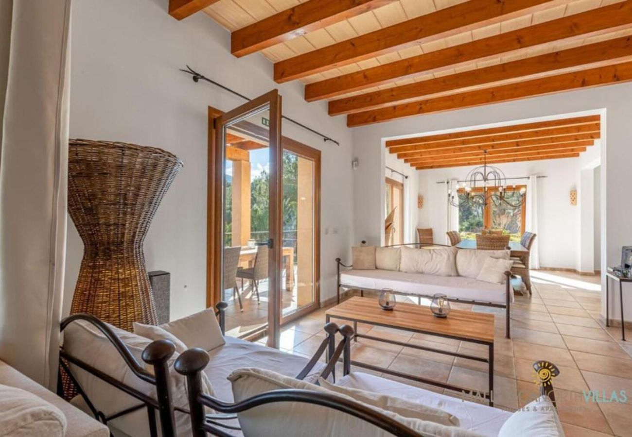 Villa in Felanitx - Finca es Foners: Lujoso Refugio en la Montaña Villa in Felanitx - Finca es Foners: Lujoso Refugio en la Montaña