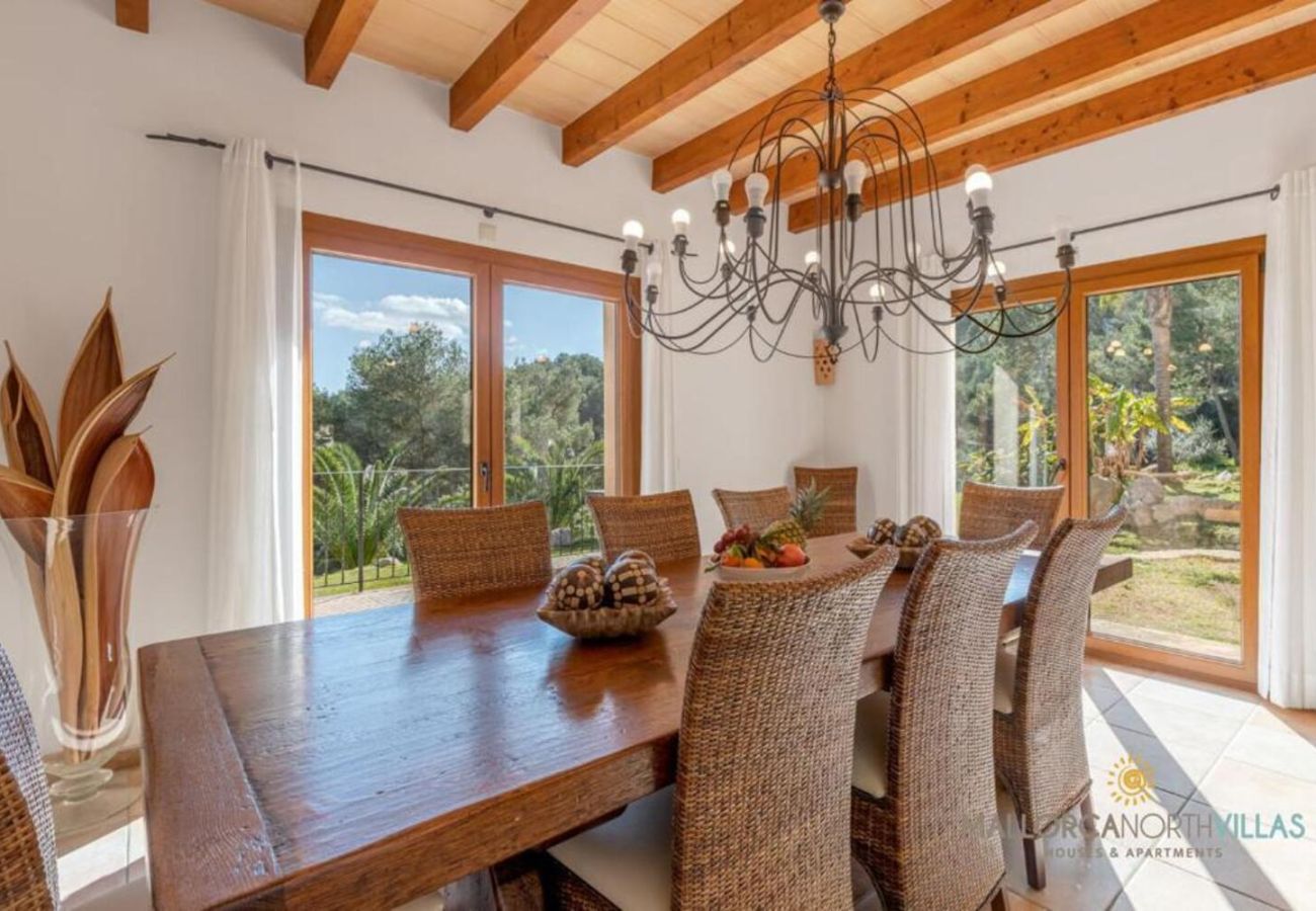 Villa in Felanitx - Finca es Foners: Lujoso Refugio en la Montaña Villa in Felanitx - Finca es Foners: Lujoso Refugio en la Montaña