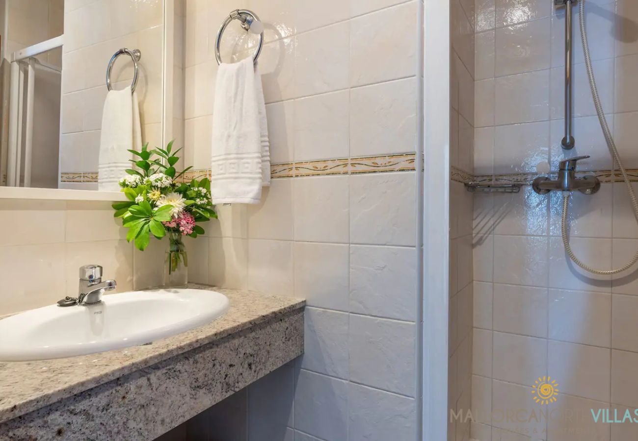 Apartment in Port de Pollença - Apartamento Voramar II: Primera Línea en Pine Walk Apartment in Port de Pollença - Apartamento Voramar II: Primera Línea en Pine Walk